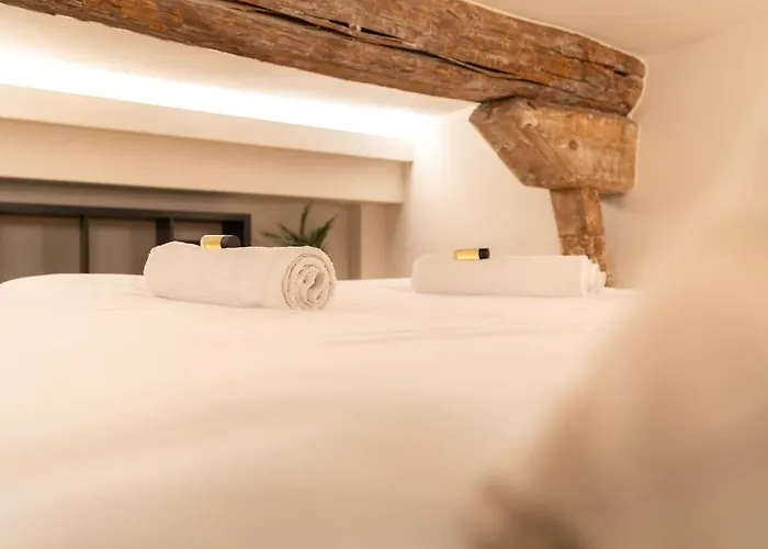 Апартаменты Duplex Vieux Nice, Proche Mer, Wifi, Clim