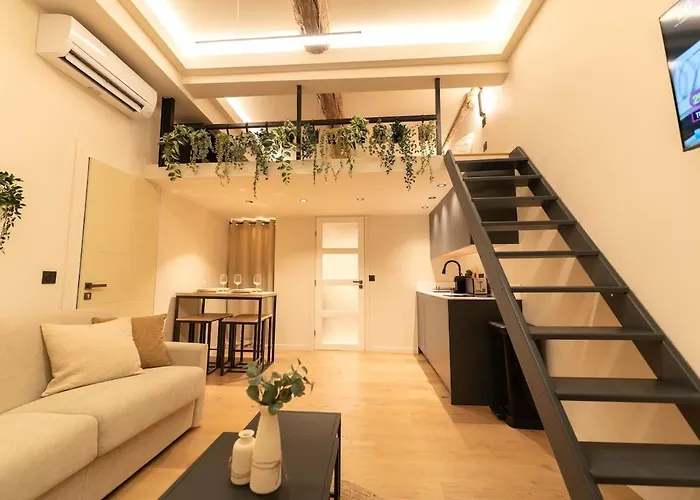 Duplex Vieux Nice, Proche Mer, Wifi, Clim *