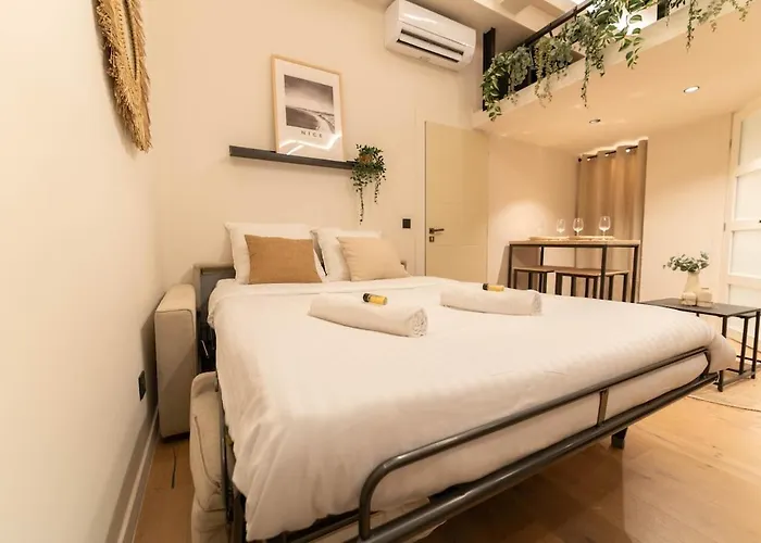 Апартаменты Duplex Vieux Nice, Proche Mer, Wifi, Clim